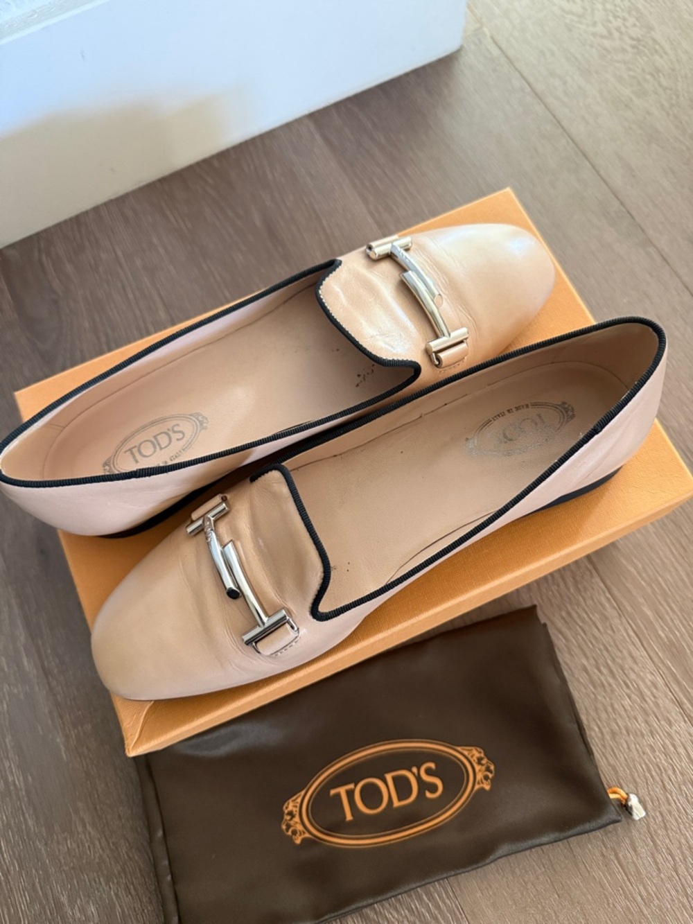 TOD'S Blush Beige Leather Loafers